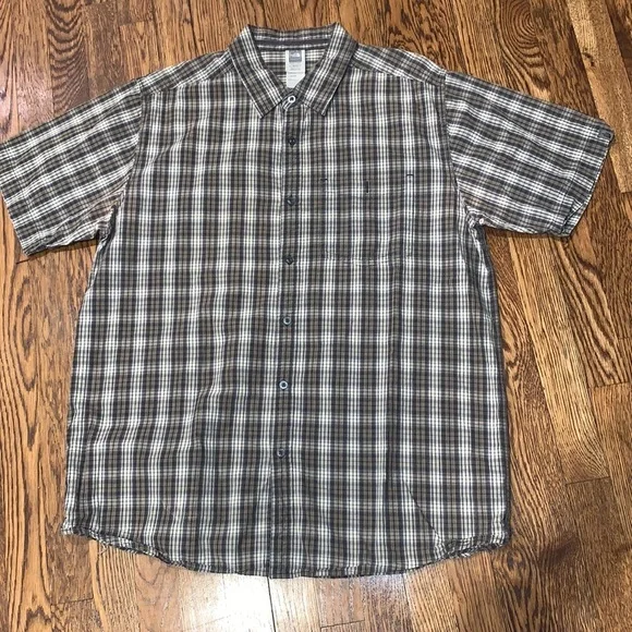 The North Face button down shirt - Picture 10 of 10